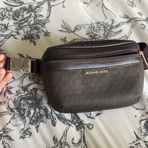 Michael kors fanny pack